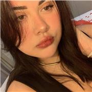 Me defino como una persona super espontanea , y doy clases a niños en primaria